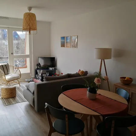 Superbe Appartement En Residence Avec Parking 아파트 *
